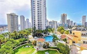 Coastal Charm At Chevron Towers